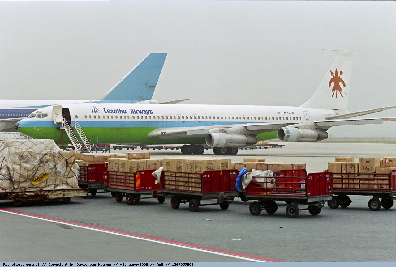 Lengau Boeing 747 Photo David van Maaren Source PlanePictures.Net